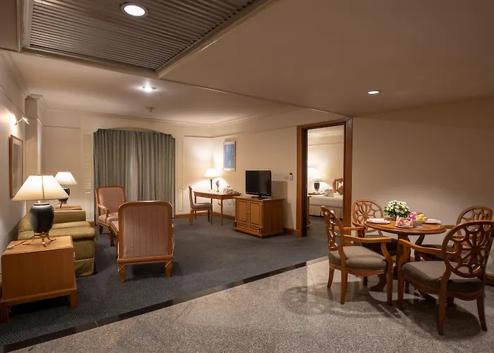 Hotel Montien Riverside 5*