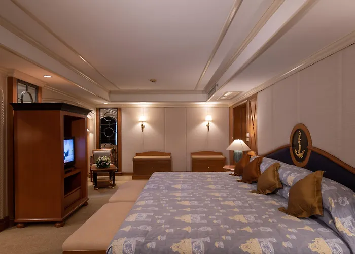 Hotel Montien Riverside