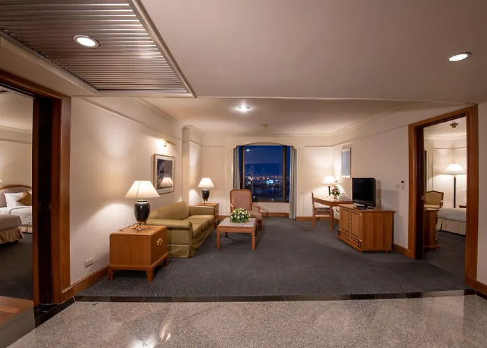 Montien Riverside Hotel