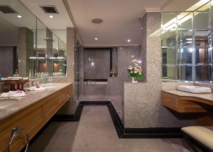 Hotel Montien Riverside 5*