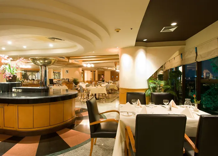 Hotel Montien Riverside 5*