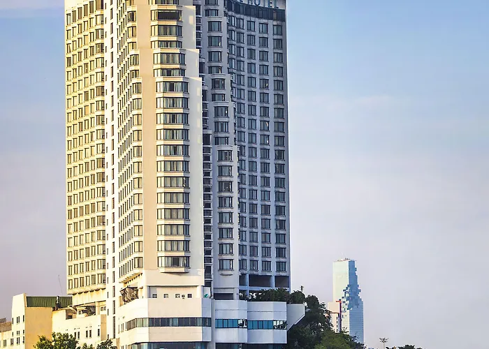 Montien Riverside Hotel