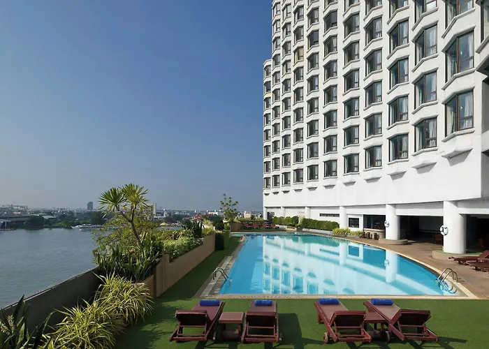 Montien Riverside Hotel