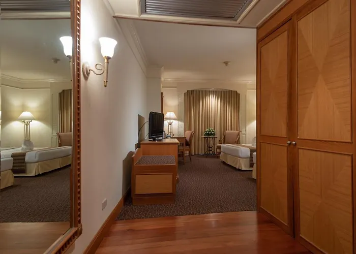 Hotel Montien Riverside 5*