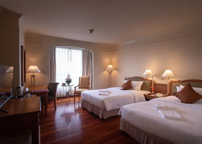 Montien Riverside Hotel