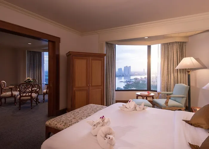 Montien Riverside Hotel